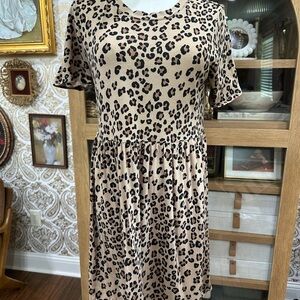 Wild & Fabel Leopard Print Short Sleeve Dress size XS